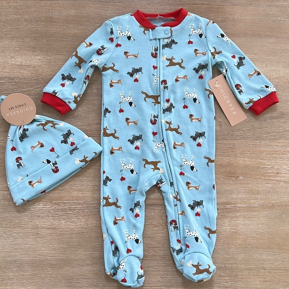 ❤️ Chickpea Baby Hearts Dogs Footie Sleeper with Hat 0-3 3-6 months
